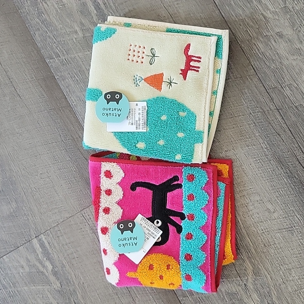 New 2 sets of handkerchiefs